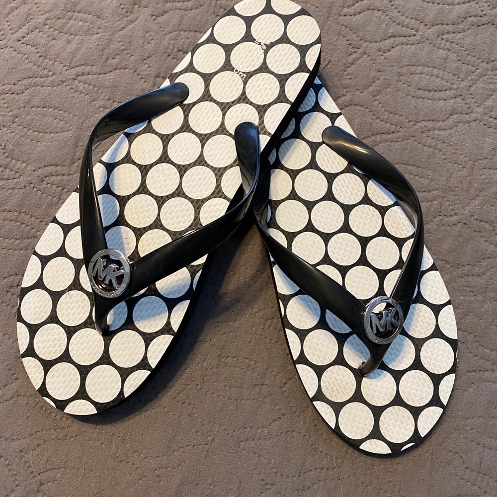 Michael Kors size 10 flip flops